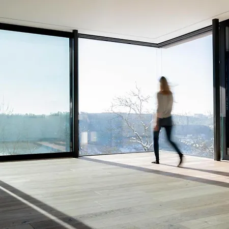 Mitten Im Nirgendwo Taucht Es Auf Einmal Auf - Ein Reprasentativer Bau - Penthouse Garnberg I *