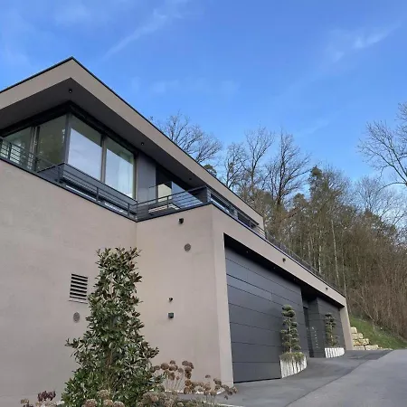 Apartamento Mitten Im Nirgendwo Taucht Es Auf Einmal Auf - Ein Reprasentativer Bau - Penthouse Garnberg I