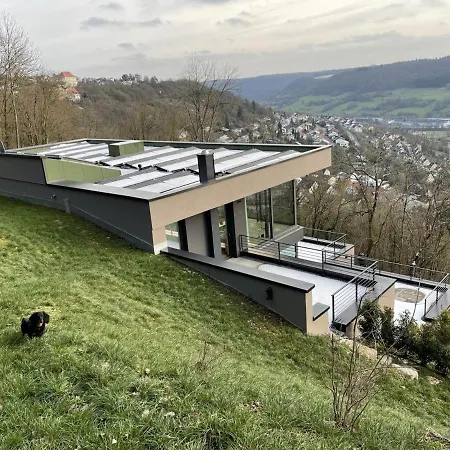 Mitten Im Nirgendwo Taucht Es Auf Einmal Auf - Ein Reprasentativer Bau - Penthouse Garnberg I Künzelsau